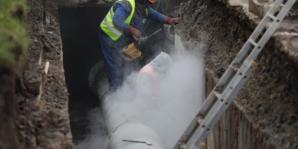 Peste 1.100 de blocuri din București rămân fără căldură și apă caldă din cauza lucrărilor la rețeaua termică. Ce zone sunt afectate