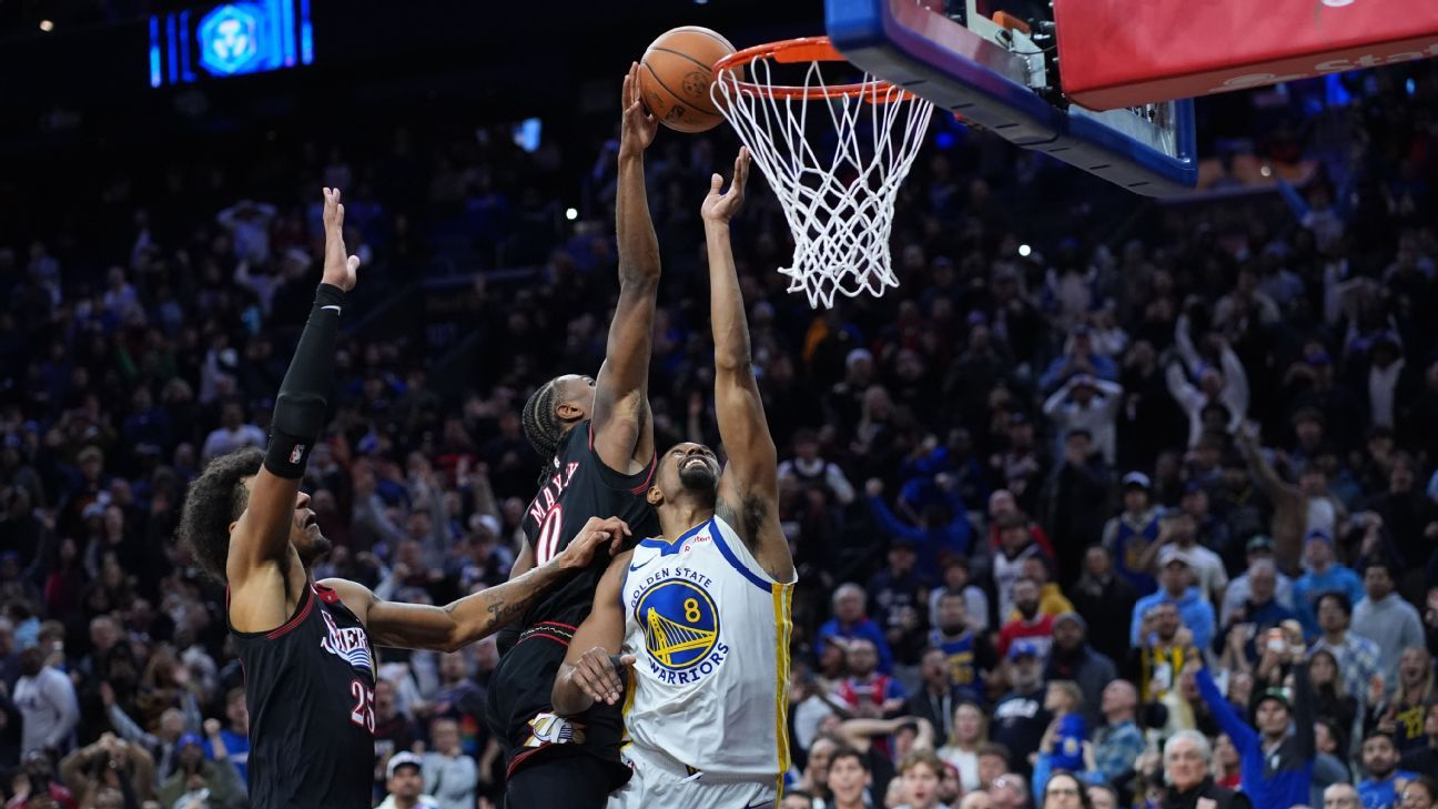 [ad_1] Tyrese Maxey a încheiat victoria 76ers‑Warriors cu un bloc la ultima secundă, asigurând un scor de 99‑98 pentru Philadelphia și confirmându‑și statutul de jucător cheie în NBA