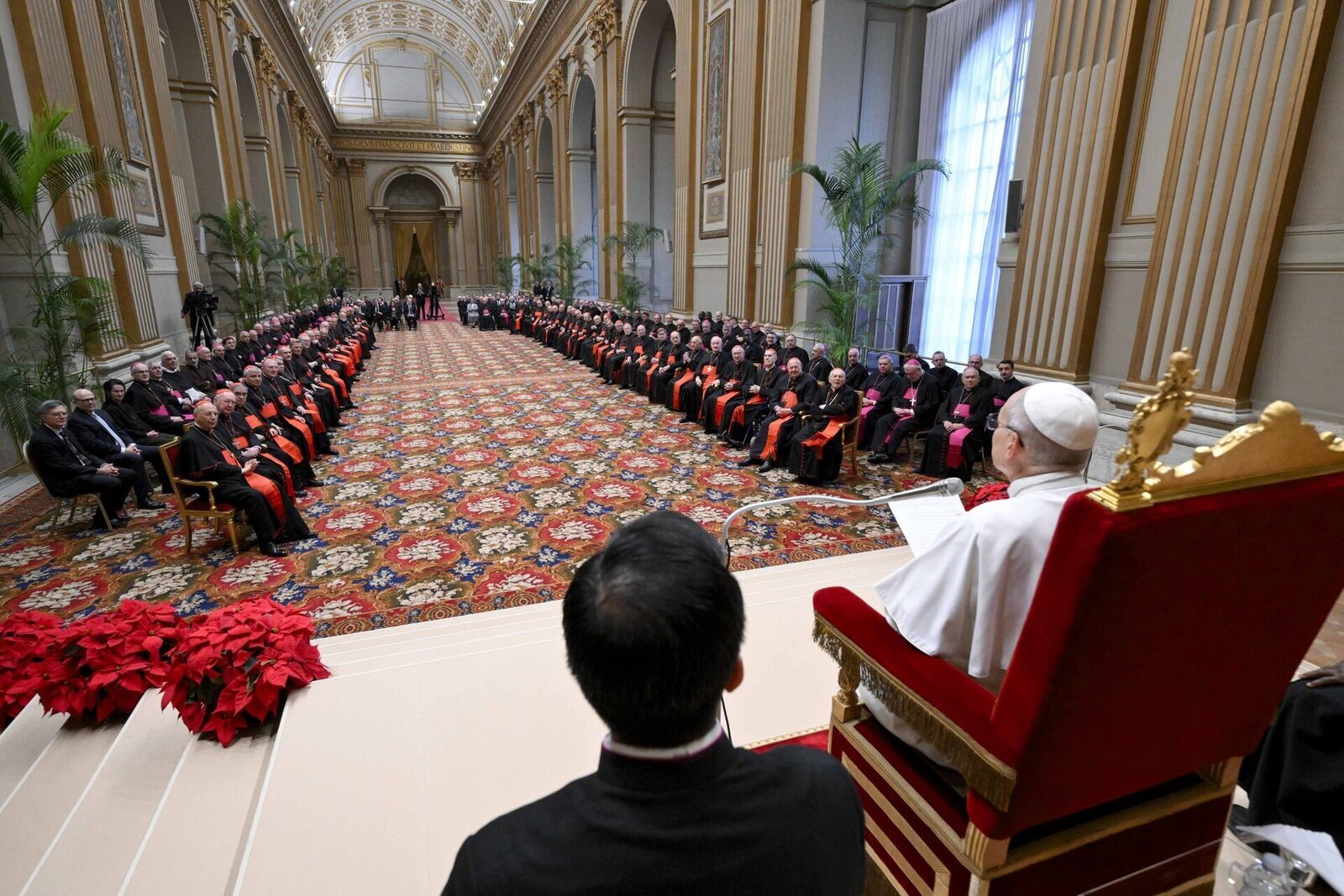 Papa Leo, în mesajul de Crăciun, întreabă oficialii: „Se pot prieteni în Curia romană?”