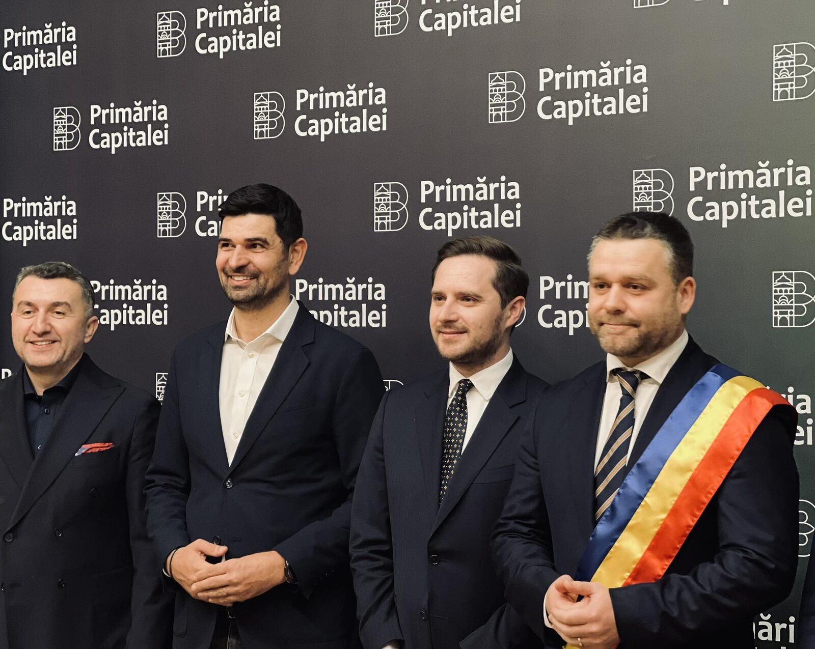 [ad_1] Stelian Bujduveanu anunță încheierea mandatului de primar general interimar și felicită noul președinte al Primăriei Capitalei București, 23 decembrie 2025 – Într-o postare publicată recent pe pagina sa de Facebook, primarul general interimar al Municipiului București, Stelian Bujduveanu, a transmis urări de succes noului primar general, Ciprian Ciucu, și a anunțat oficial finalizarea mandatului său interimar