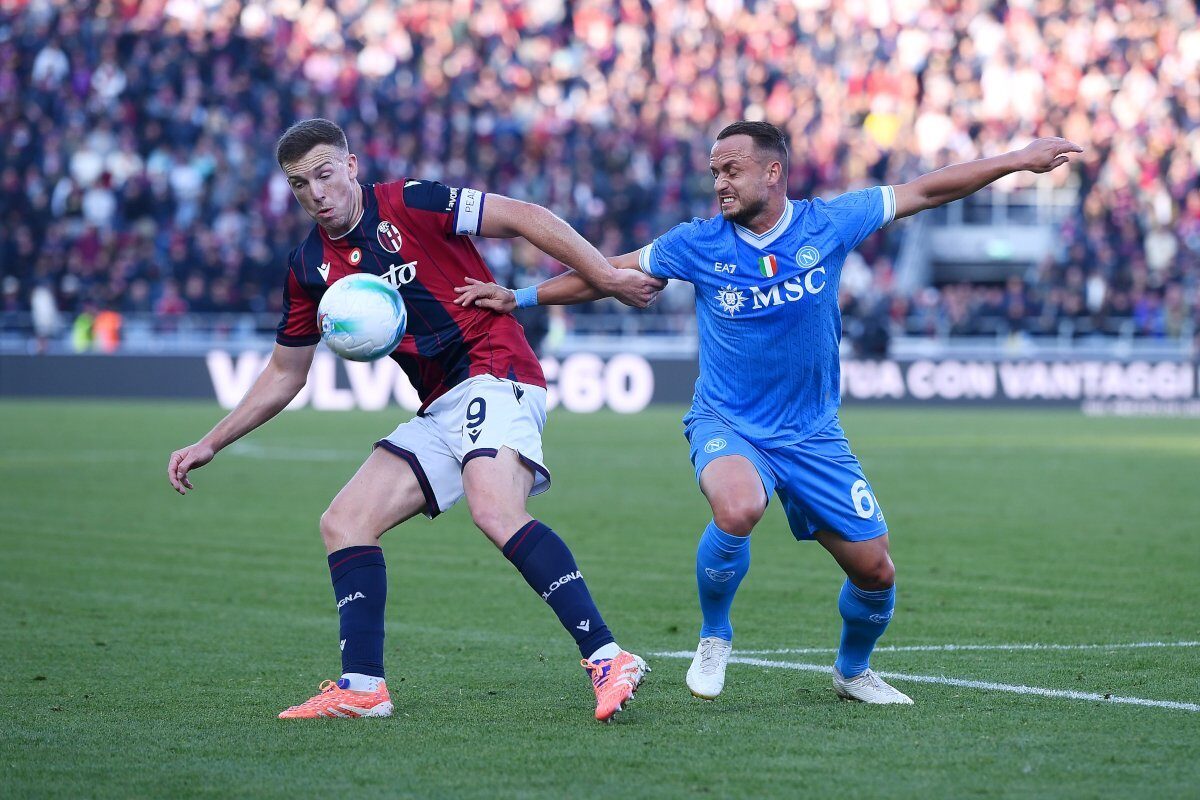 [ad_1] Supercoppa final Napoli Bologna se va disputa luni, la ora 20:00 CET, în Riyadh, iar anunțurile recente arată că Antonio Conte nu va modifica XI‑ul formațional al Partenopei