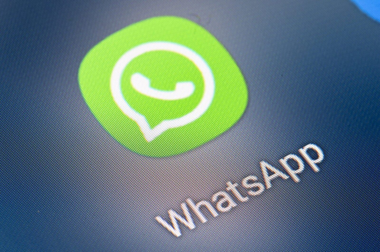 [ad_1] WhatsApp a lansat o actualizare ce aduce funcția mesaje pentru apeluri ratate, permițând trimiterea rapidă de mesaje vocale sau video când un apel nu este preluat