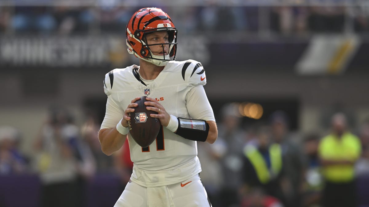 [ad_1] Brett Rypien, quarterbackul de 29 de ani aflat în echipa de practică a Indianapolis Colts din octombrie 2025, a rămas neactiv în meciuri, însă prezența sa pe lista de practică a stârnit interes în urma accidentărilor de la poziția de quarterback