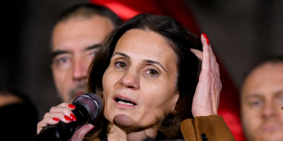 Anca Alexandrescu amenință cu procese după divulgarea faptului că a deţinut gradul de locotenent-colonel: „Este o mizerie”