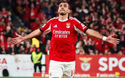Pavlidis anota o gol solitário da vitória do Benfica sobre o Famalicão, no Estádio da Luz