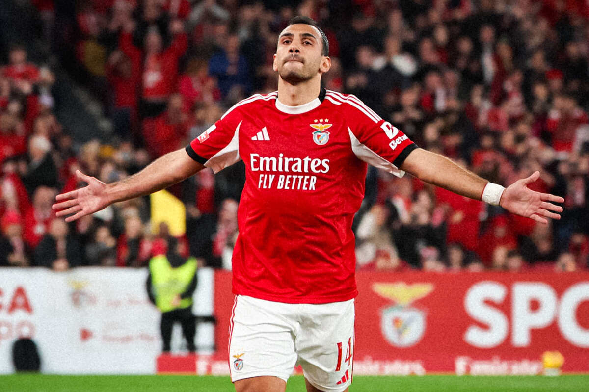 Pavlidis anota o gol solitário da vitória do Benfica sobre o Famalicão, no Estádio da Luz