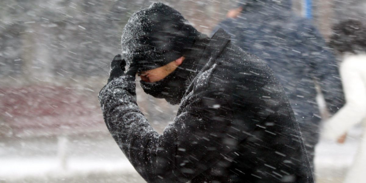 Vremea rea cuprinde România: cod galben de viscol în jumătate de țară. Care sunt zonele afectate de ninsori, ger și vânt puternic HARTĂ