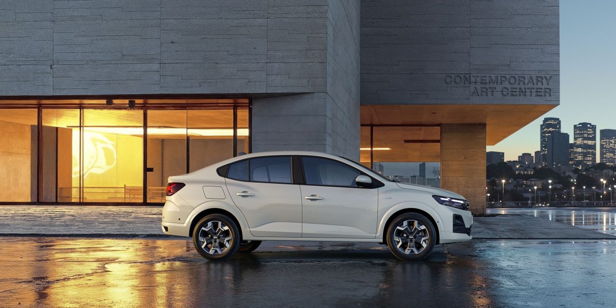 Dacia deschide comenzile pentru noul Logan în România. Cât costă cea mai vândută mașină de pe piața locală