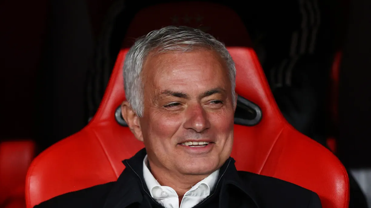 Exclusivo Glorioso 1904 – Benfica já tem prenda para oferecer no Natal a Mourinho