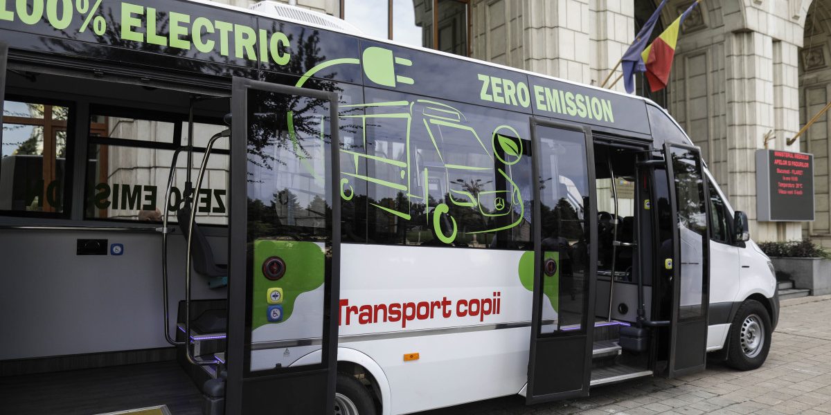 Proiectul microbuzelor electrice școlare a fost pus pe stop. Ministrul Investiţiilor sesizează Parchetul European din cauza neregulilor