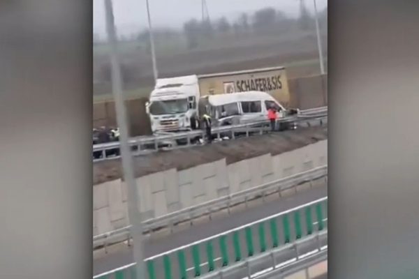 Accident pe noul tronson al Autostrăzii Moldovei, în prima oră de la deschiderea circulației