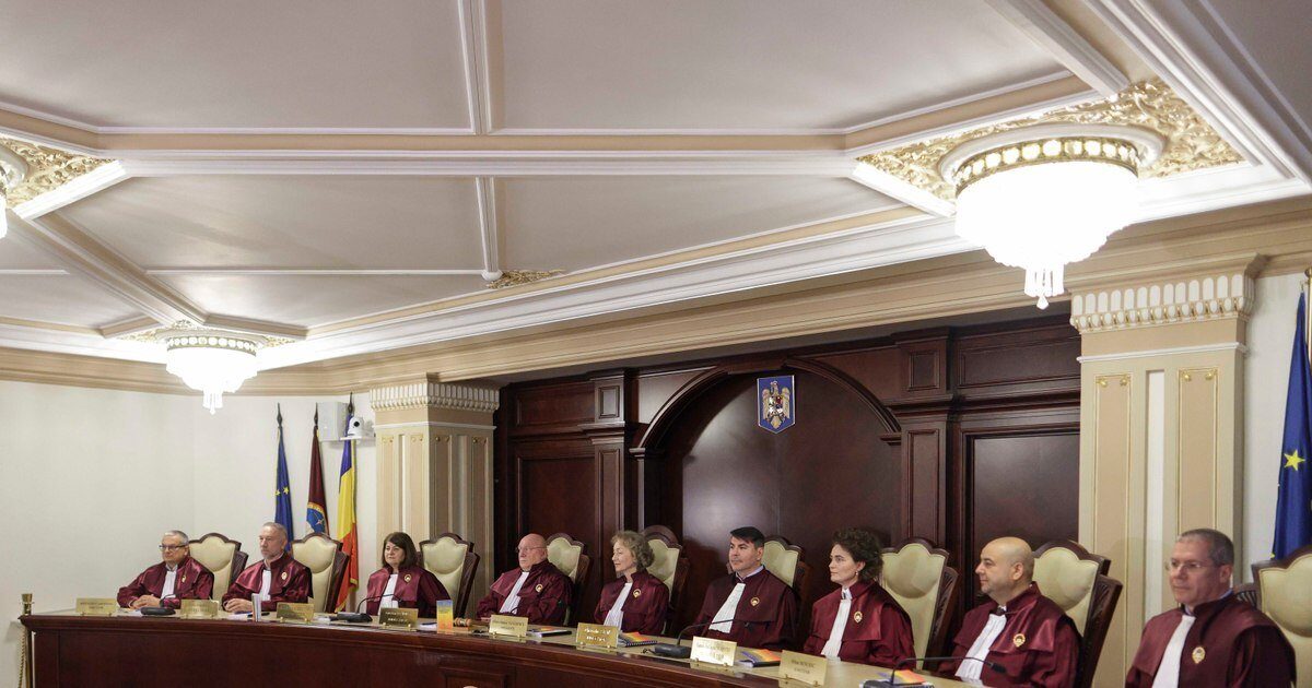 Mesajul dur al unui profesor de Drept: Dacă un neurochirurg de 65 de ani poate opera, și un judecător poate pronunța divorțuri