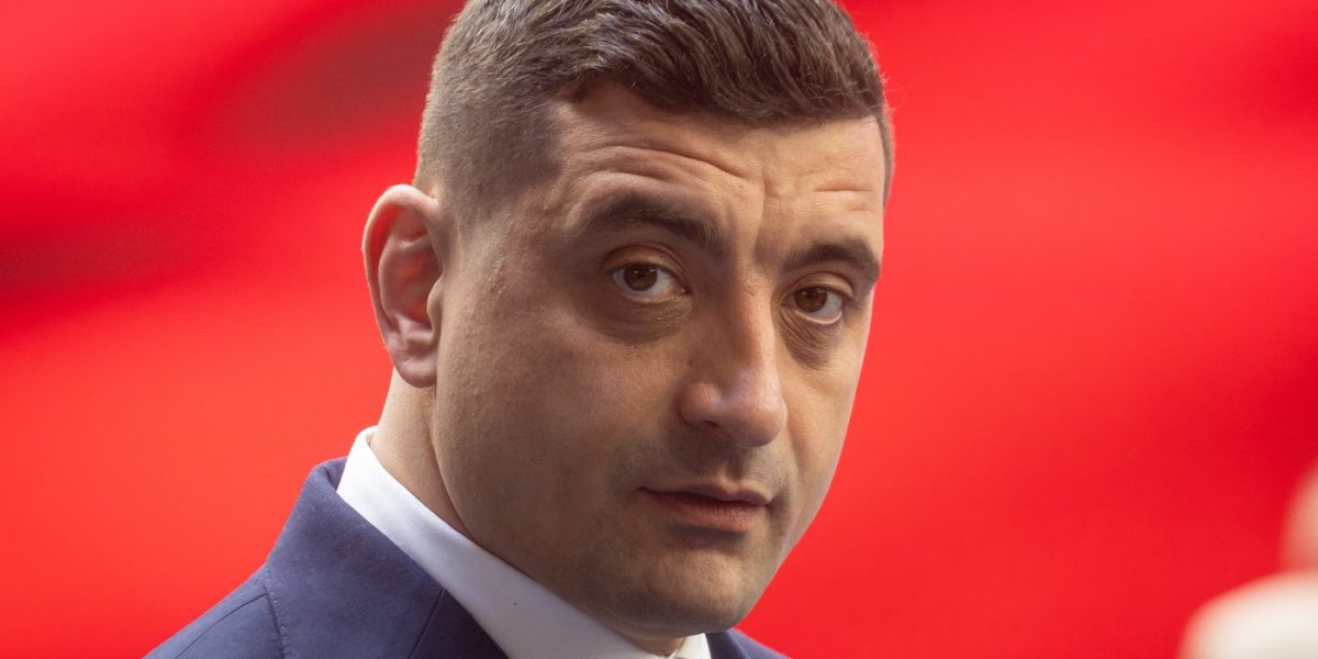 VIDEO George Simion acuză nereguli în Buzău. „Primarii intră în secțiile de vot, în propria moșie”