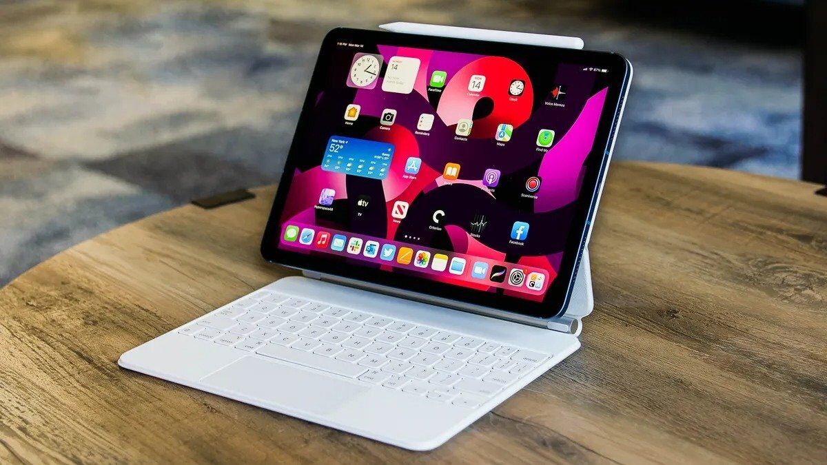 [ad_1] Apple Pencil transformă iPad-ul dintr‑o simplă tabletă de consum în un instrument de productivitate și creație, permițând luarea rapidă de notițe, schițarea de diagrame și convertirea scrisului de mână în text digital prin funcția Scribble