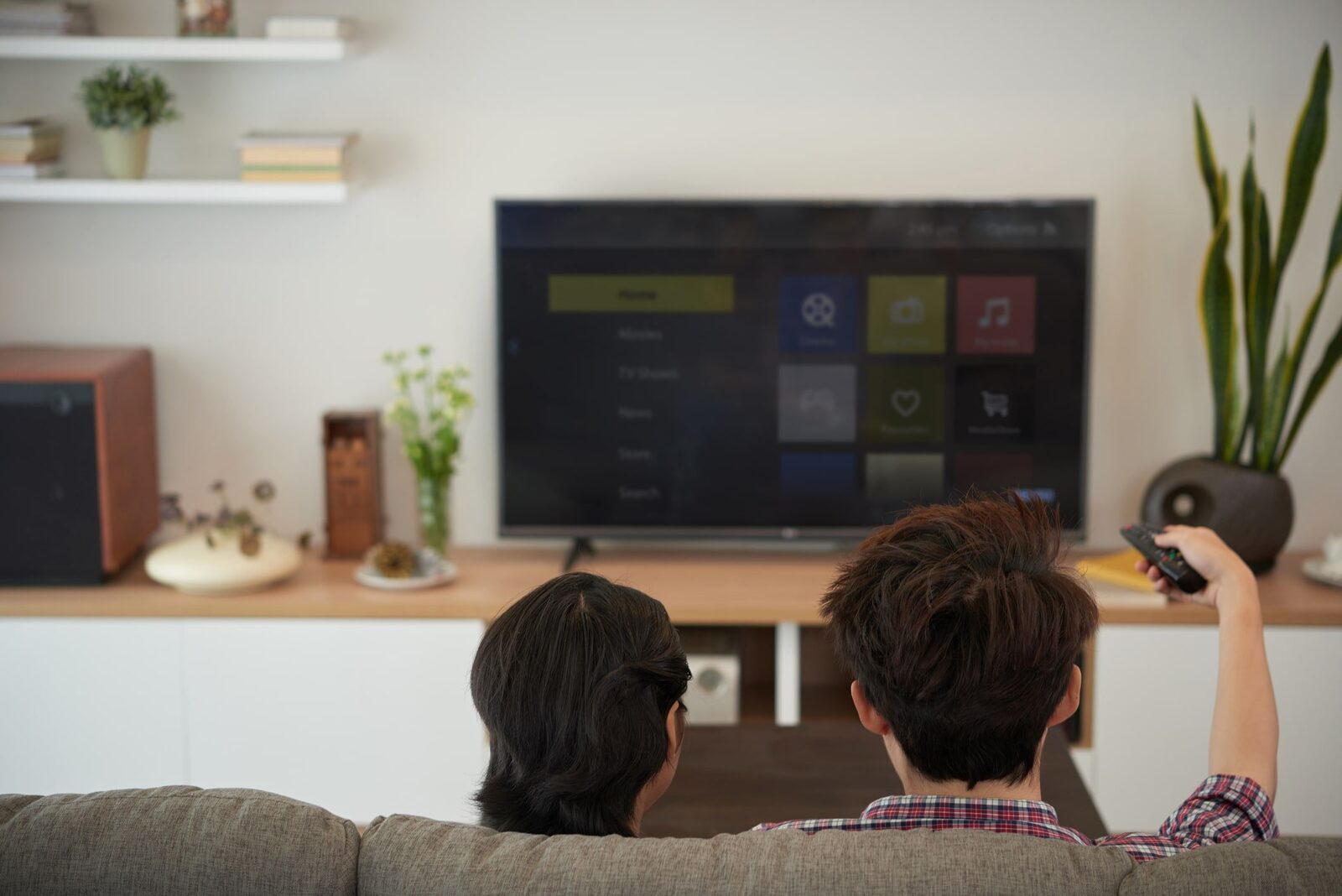 [ad_1] Let’s proceed.Televizoarele inteligente colectează date despre utilizatori, iar statul Texas a intentat săptămâna aceasta procese împotriva principalilor producători, argumentând că tehnologia de recunoaștere automată a conținutului (ACR) permite supravegherea în timp real a programelor urmărite în locuințe