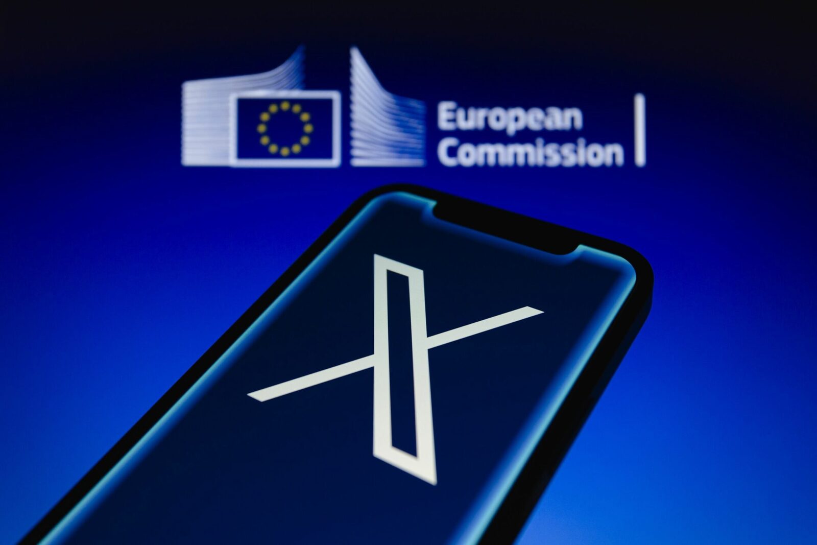 [ad_1] Comisia Europeană a impus o amendă de 120 de milioane de euro platformei X, deținută de Elon Musk, pentru încălcări ale reglementărilor DSA privind transparența și publicitatea online