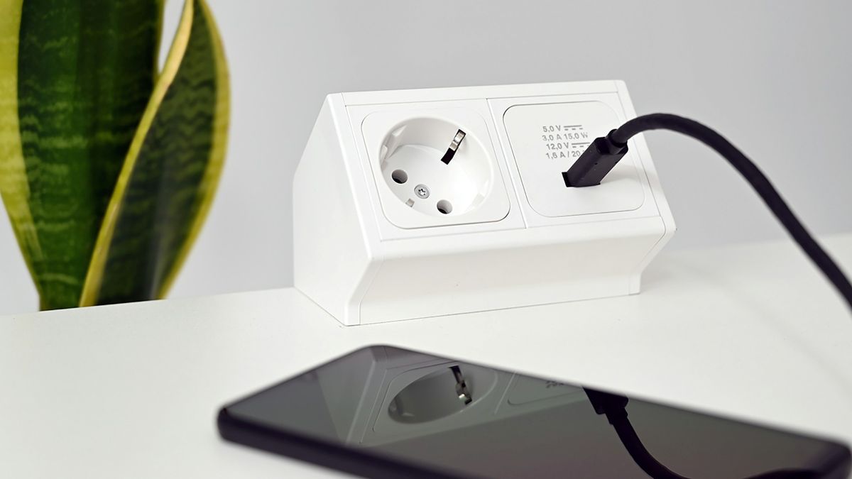 [ad_1] Încărcătorul telefon reprezintă unul dintre cele mai răspândite accesoriuri din gospodării, dar obiceiurile legate de utilizarea sa pot crește consumul de energie și, implicit, factura de electricitate