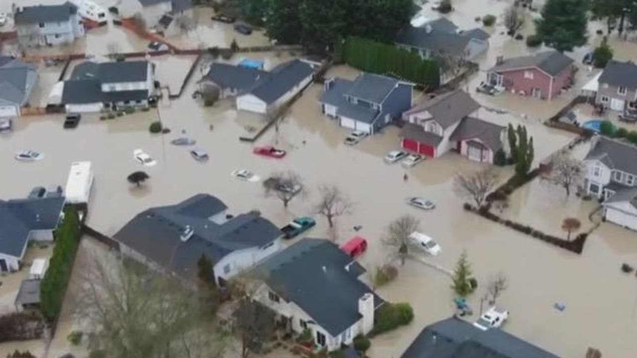 Inundații în Washington, drumuri blocate și evacuări