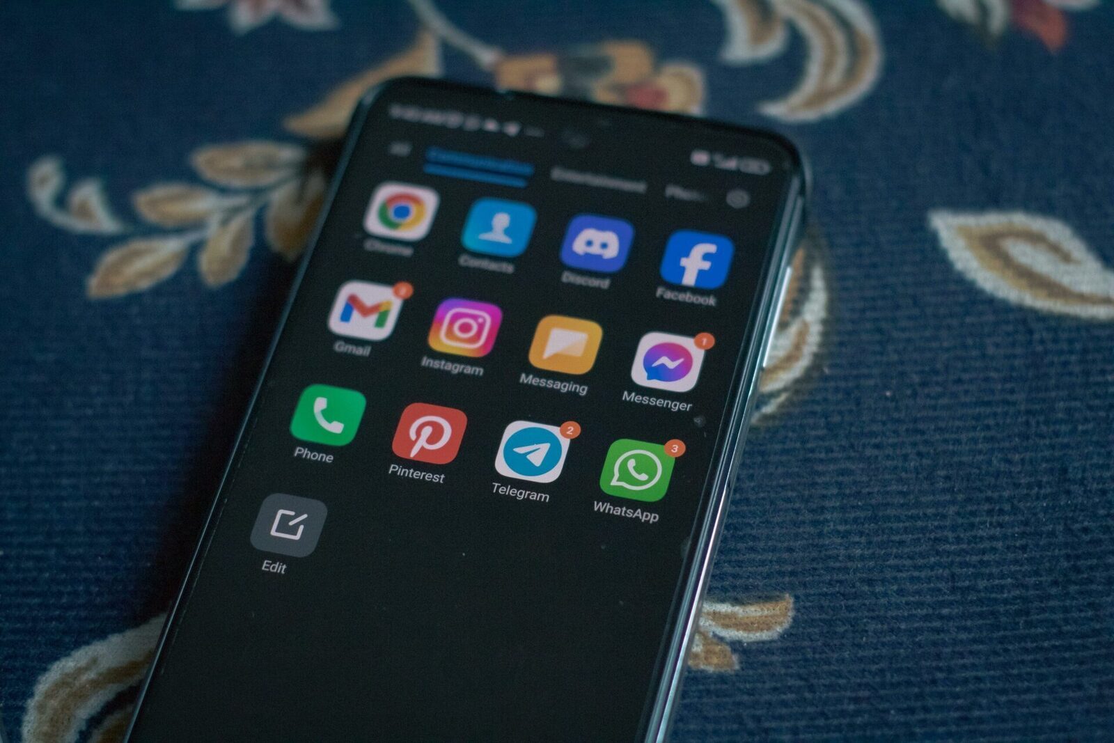 [ad_1] Pachetul malițios npm, aflat pe platforma Node Package Manager, se prezintă ca o bibliotecă pentru WhatsApp Web API, dar conține funcții ascunse de spionaj, conform raportului El Economista