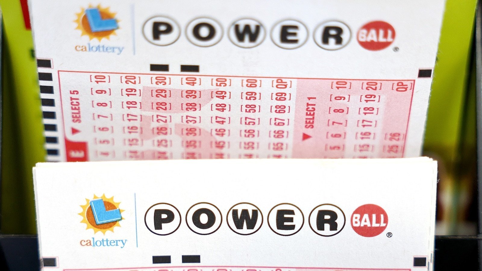 [ad_1] Powerball jackpot a atins recent nivelul de 875 milioane de dolari, devenind al doilea premiu cel mai mare al anului și unul dintre cele mai mari din istoria loteriei