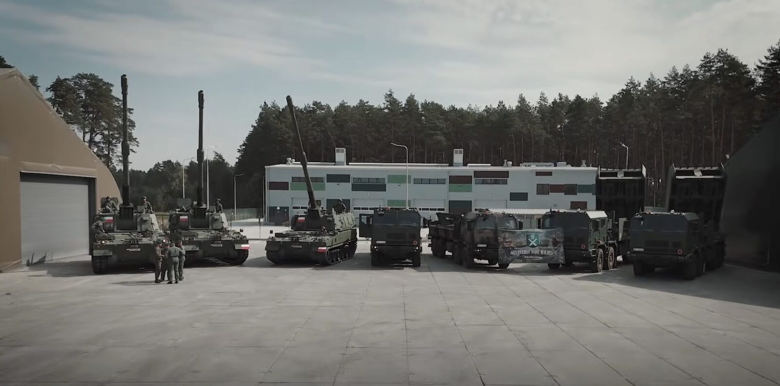 Polonia investește masiv în capacitatea sa militară, semnând un contract de miliarde de euro pentru dezvoltarea și fabricația națională de rachete ghidate de înaltă precizie