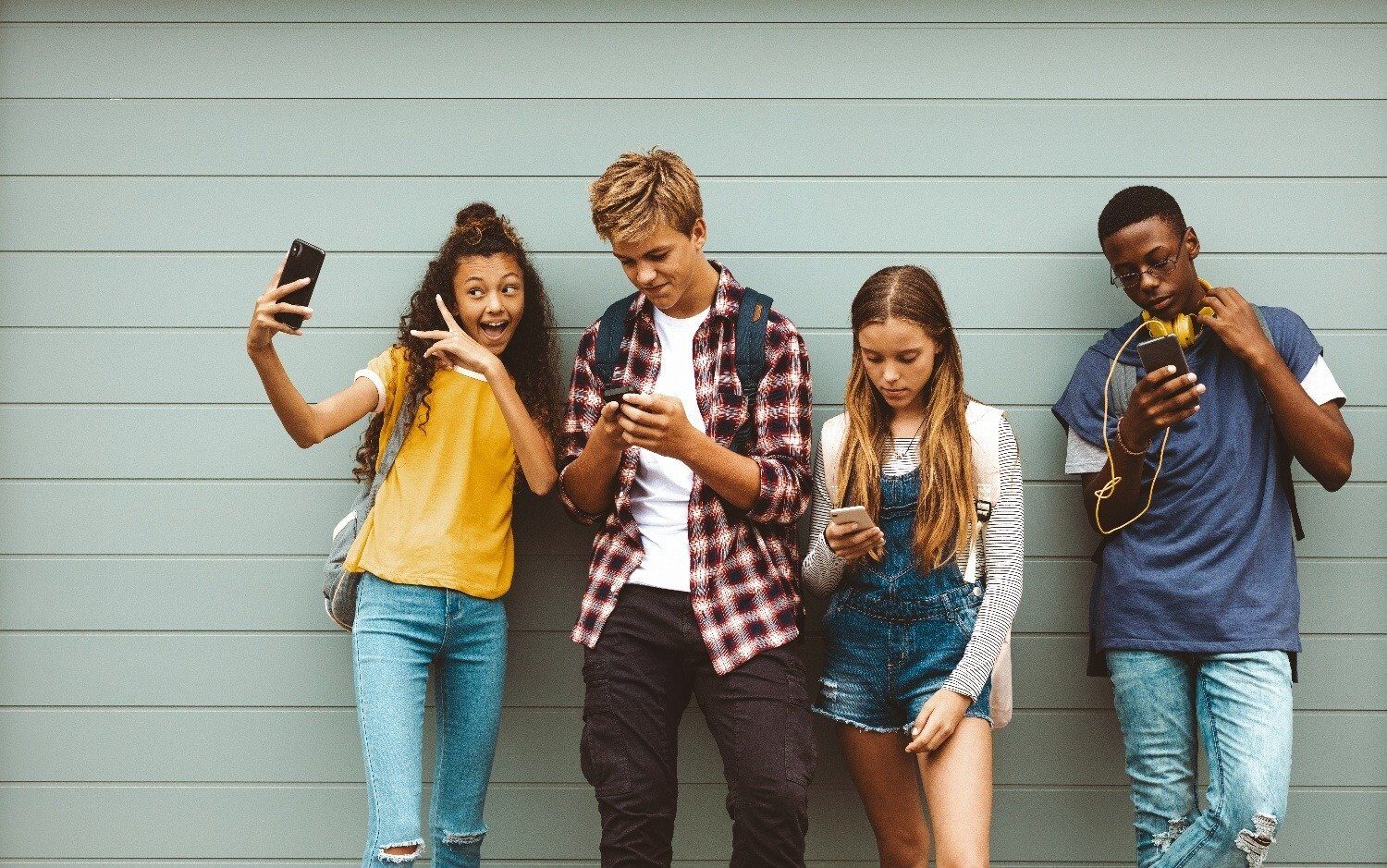 [ad_1] acces adolescenţi platforme online reprezintă un subiect intens dezbătut în România, în special după declaraţiile recente ale ministrului Educaţiei, Daniel David