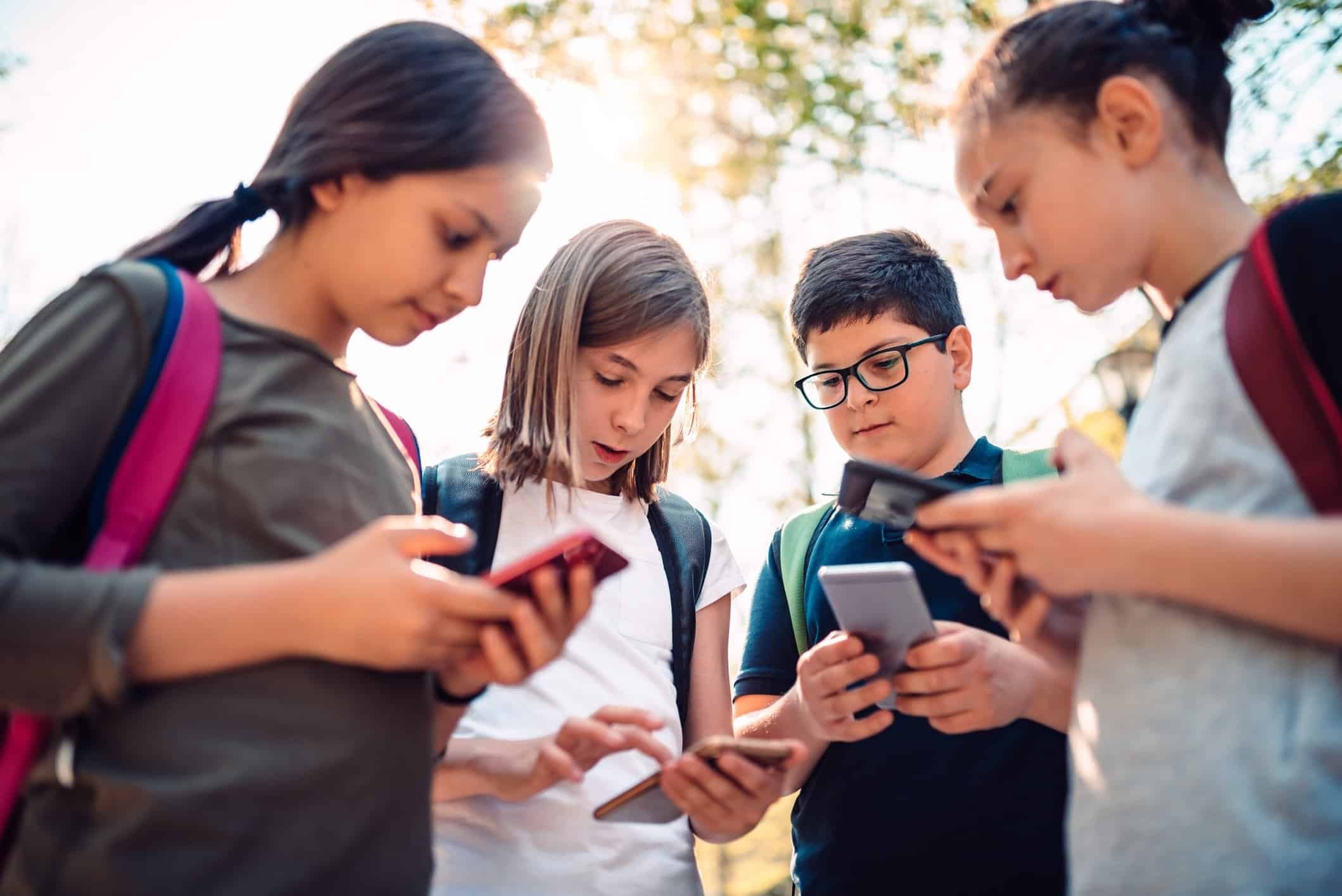 [ad_1] Interdicție conturi social media – Australia a impus în decembrie 2023 prohibiția creării de profile pentru utilizatorii sub 16 ani pe platforme precum TikTok, Instagram, Snapchat, Facebook și X, iar amenzile pentru nerespectare pot ajunge la zeci de milioane de dolari australieni