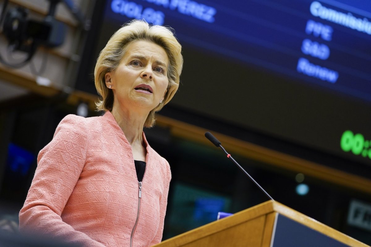 Ursula von der Leyen, președinta Comisiei Europene, a reiterat în acestă săptămână, în discursul susținut în Parlamentul European, accentul pe necesitatea ca Uniunea Europeană să își întărească autonomia și independența în fața provocărilor globale, includând aici atât aspecte economice, cât și strategice
