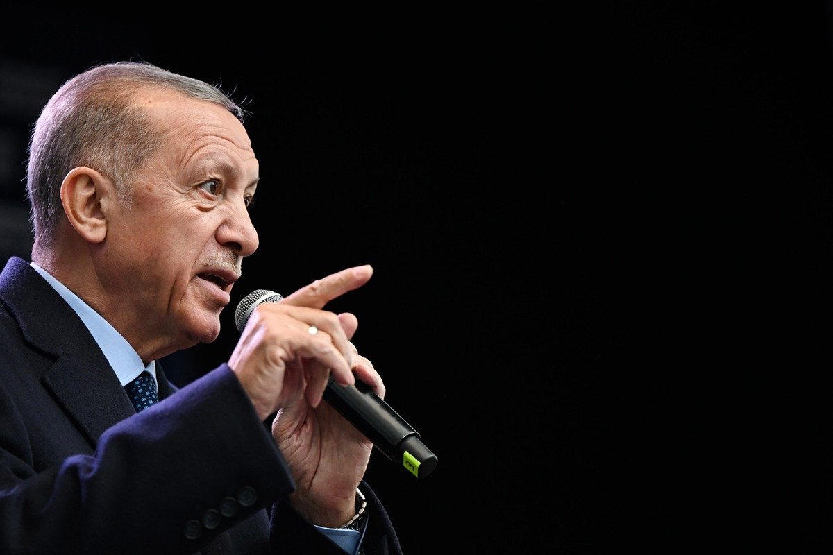 Erdogan avertizează Trump asupra pericolului destabilizării Venezuelei: „Venezuela nu trebuie să se cufunde în haos” Președintele turc Recep Tayyip Erdogan a lansat un avertisment ferm către omologul său american Donald Trump, solicitând evitarea unor acțiuni care ar putea destabiliza și mai mult situația din Venezuela