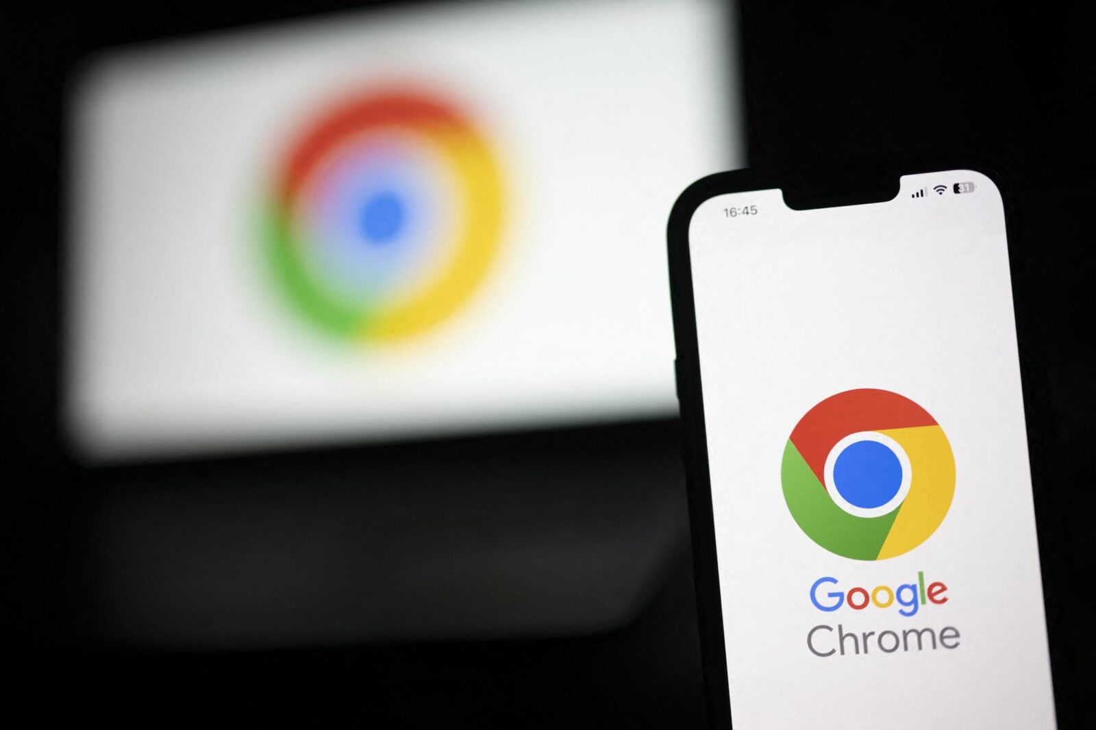 Extensii Chromium periculoase: peste 100.000 de utilizatori expuși riscurilor de securitate O nouă alarmă în domeniul securității cibernetice vine din partea cercetătorilor de la compania Symantec, care au descoperit o serie de extensii Chrome malițioase capabile să ocolească controalele de verificare ale Google și să ajungă la o largă audiență de peste 100.000 de utilizatori activi