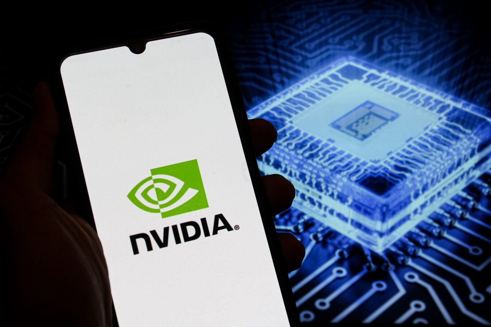 Nvidia a anunțat recent lansarea platformei Earth-2, o infrastructură revoluționară destinată să îmbunătățească considerabil prognoza meteo, în special pentru guverne și companii, facilitând construirea unor sisteme de predicție personalizate și precise