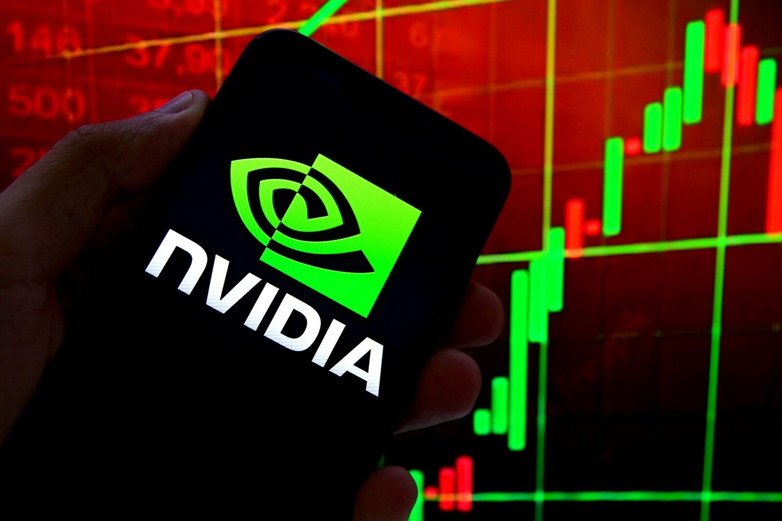 Nvidia își reafirmă ambiția de a revoluționa lumea roboticii, lansând o platformă de ultimă generație menită să stabilească standarde pentru roboți generalisti, într-un mod similar cu rolul pe care Android l-a avut în ecosistemul smartphone-urilor