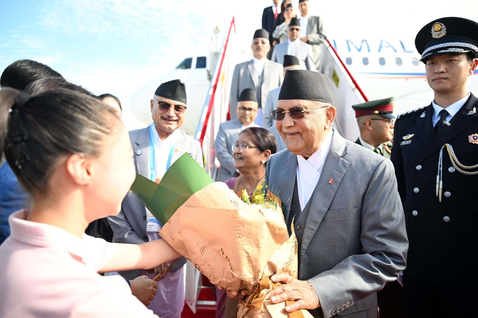 Fostul premier al Nepalului, KP Sharma Oli, a fost audiat duminică în fața unei comisii de anchetă, contestând legitimitatea și obiectivitatea acesteia în contextul controverselor legate de reprimarea violentă a protestelor din septembrie