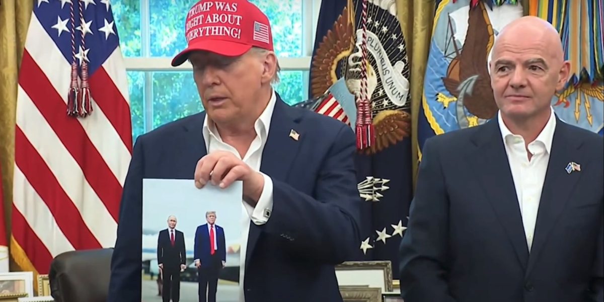 Donald-Trump-anunta-tragerea-la-sorti-pentru-mondialul-de-Fotbal-din-2026.jpg - StiriFresh