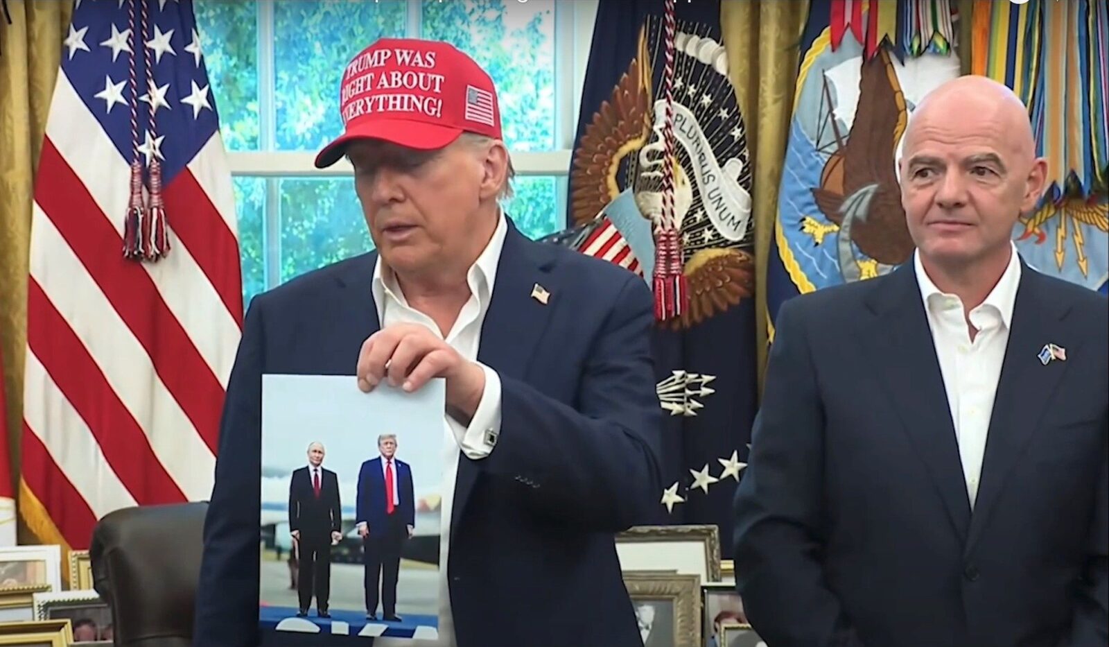 Controverse în lumea fotbalului: Membri ai Federației Germane de Fotbal propun boicotul Mondialului din 2026 din cauza declarațiilor lui Donald Trump Tensiunile geopolitice încep să se răsfrângă și asupra lumii sportului, iar o posibilă intervenție a politicii în organizarea celei mai importante competiții fotbalistice mondiale pare să fie un subiect de dezbatere intensă, în contextul în care un lider din cadrul Federatiei Germane de Fotbal a sugerat un boicot al Cupei Mondiale din 2026, dacă anumite declarații ale fostului președinte american Donald Trump nu vor fi clar condamnate sau modificate