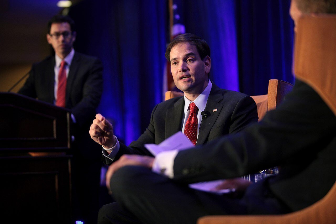 Marco Rubio, audiat în Senat pe tema politicii americane față de Venezuela Unul dintre cei mai importanți senatori americani, Marco Rubio, a fost audiat marți în fața Comisiei pentru Relații Externe a Senatului, într-o sesiune de aproape trei ore, unde a fost întrebat despre poziția administrației Biden față de criza din Venezuela și colaborarea sa cu guvernul interimar condus de Juan Guaidó