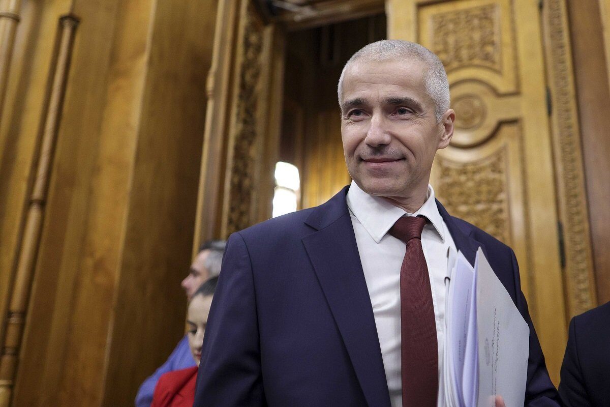 Ministrul Justiției, Radu Marinescu, a declarat marți seara că lipsa de resurse reprezintă unul dintre principalele obstacole în asigurarea unei supravegheri eficiente a deținuților care beneficiază de permisii regulate, după evadarea recentă a unui deținut de cetățenie turcă din Penitenciarul Rahova