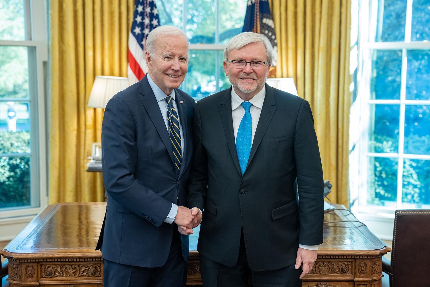 Kevin Rudd, fost prim-ministru al Australiei, renumitul politician și diplomat cu o carieră îndelungată, a demisionat recent din postul de ambasador al Australiei în Statele Unite, semnalând o retragere bruscă din lumina reflectoarelor diplomatice