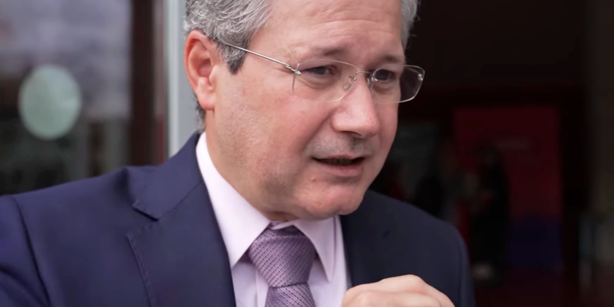 Mihnea-Costoiu-YTB.png - StiriFresh