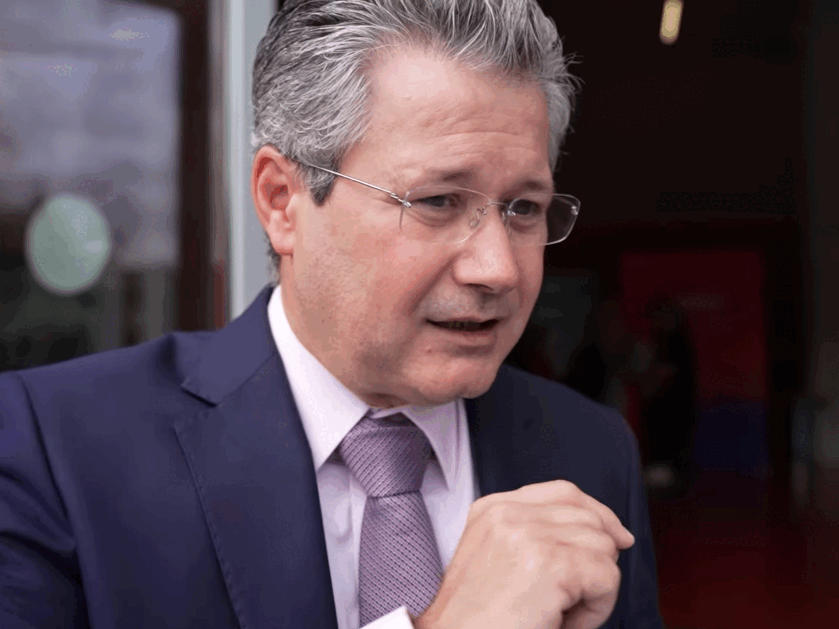 Mihnea Costoiu, singurul rector din învățământul superior din România fără titlul de doctor, a primit recent titlul de Doctor Honoris Causa din partea Universității Tehnice a Moldovei (UTM), într-un eveniment care a stârnit reacții și interpretări variate în mediul academic