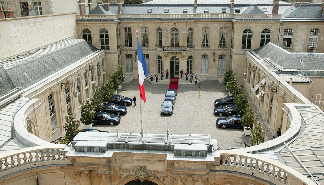 Palatul-Matignon-sediu-guvern-Franta.jpg - StiriFresh