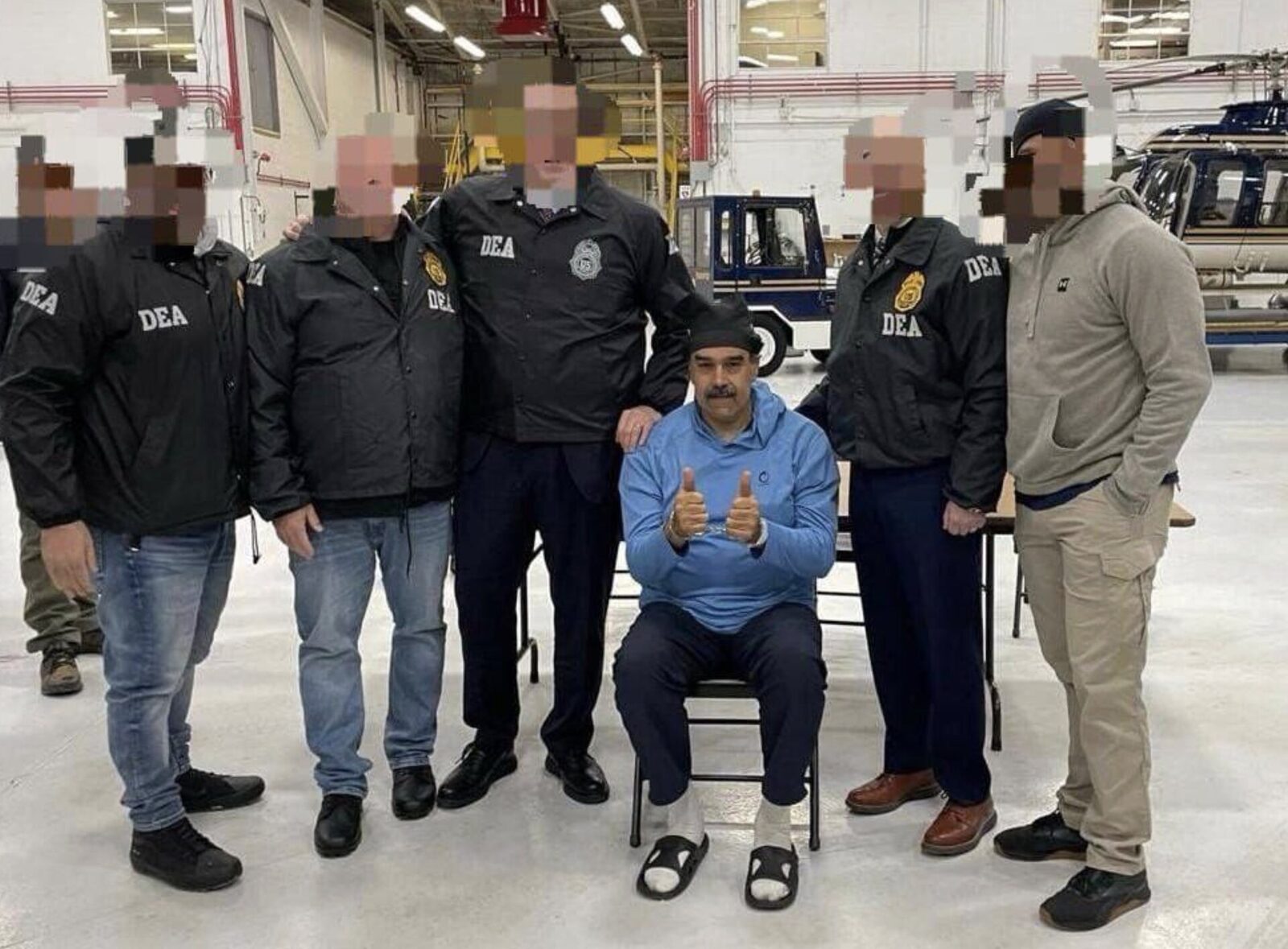 Nicolás Maduro, președintele Venezuelei, a avut parte de un moment inedit, sâmbătă seara, în timp ce era escortat către o închisoare de maximă siguranță din New York