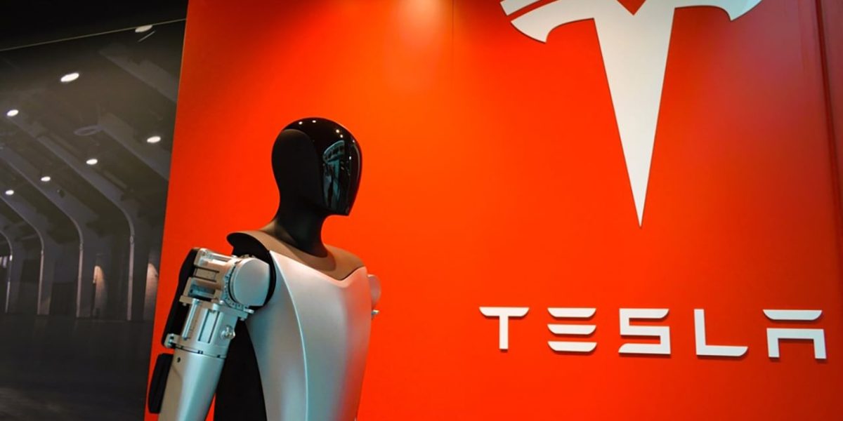 Tesla-Optimus-humanoid.jpg - StiriFresh