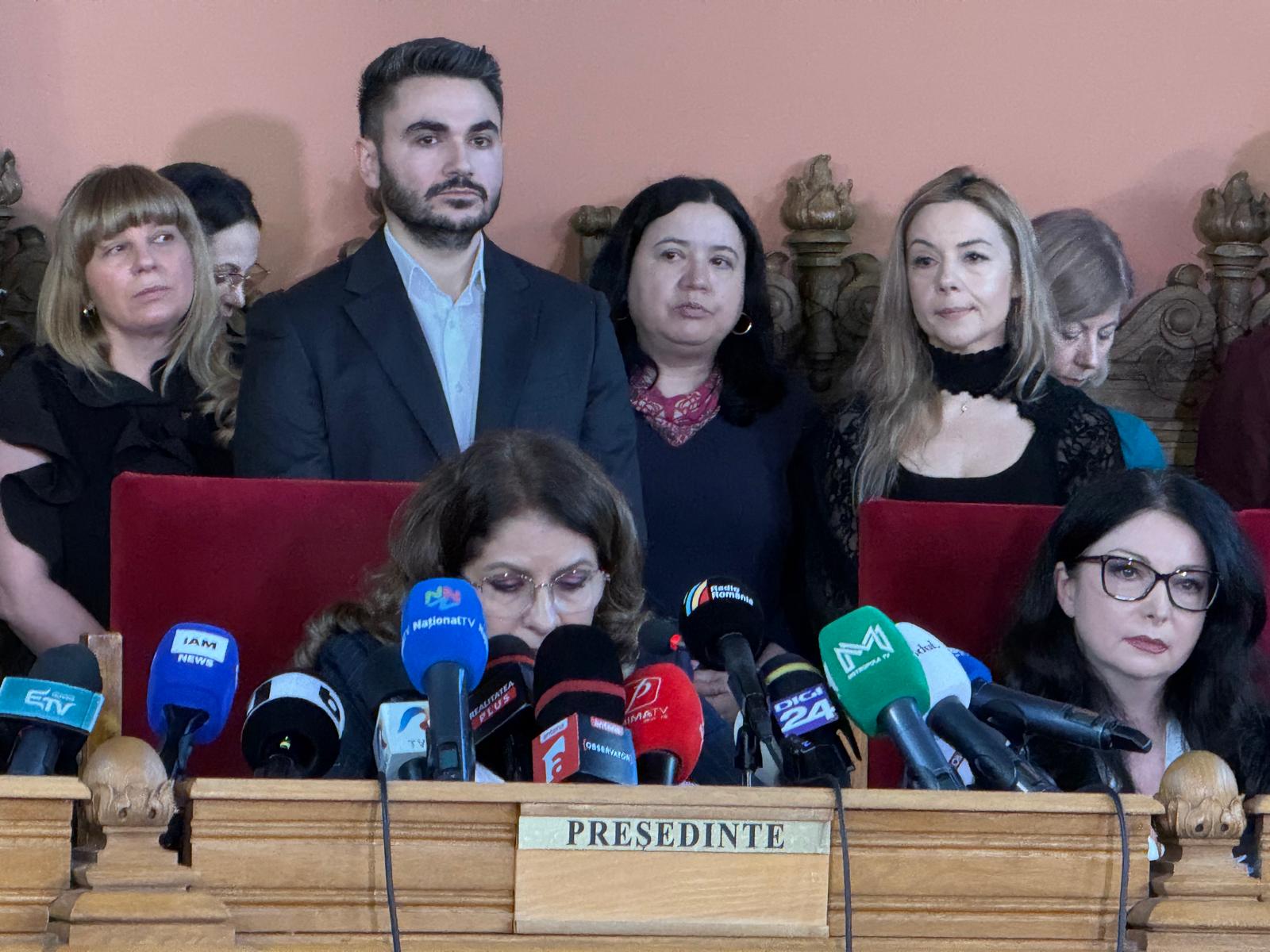 Controverse și privilegii în justiție: cazul avocatei AUR și termene acuzate de excepționalism procedural Un incident rar întâlnit în sistemul judiciar românesc a atras atenția pe surse, stârnind întrebări despre integritatea și corectitudinea proceselor în contextul intervenției politice și al privilegiilor aparent nejustificate