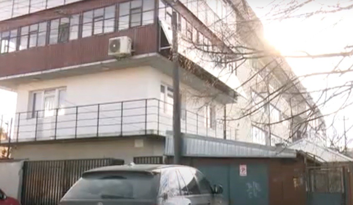 Zile negre pentru locuitorii zonei Sovata-Corund, afectați de o penurie severă de energie electrică cauzată de condițiile meteo extreme din ultimele ore