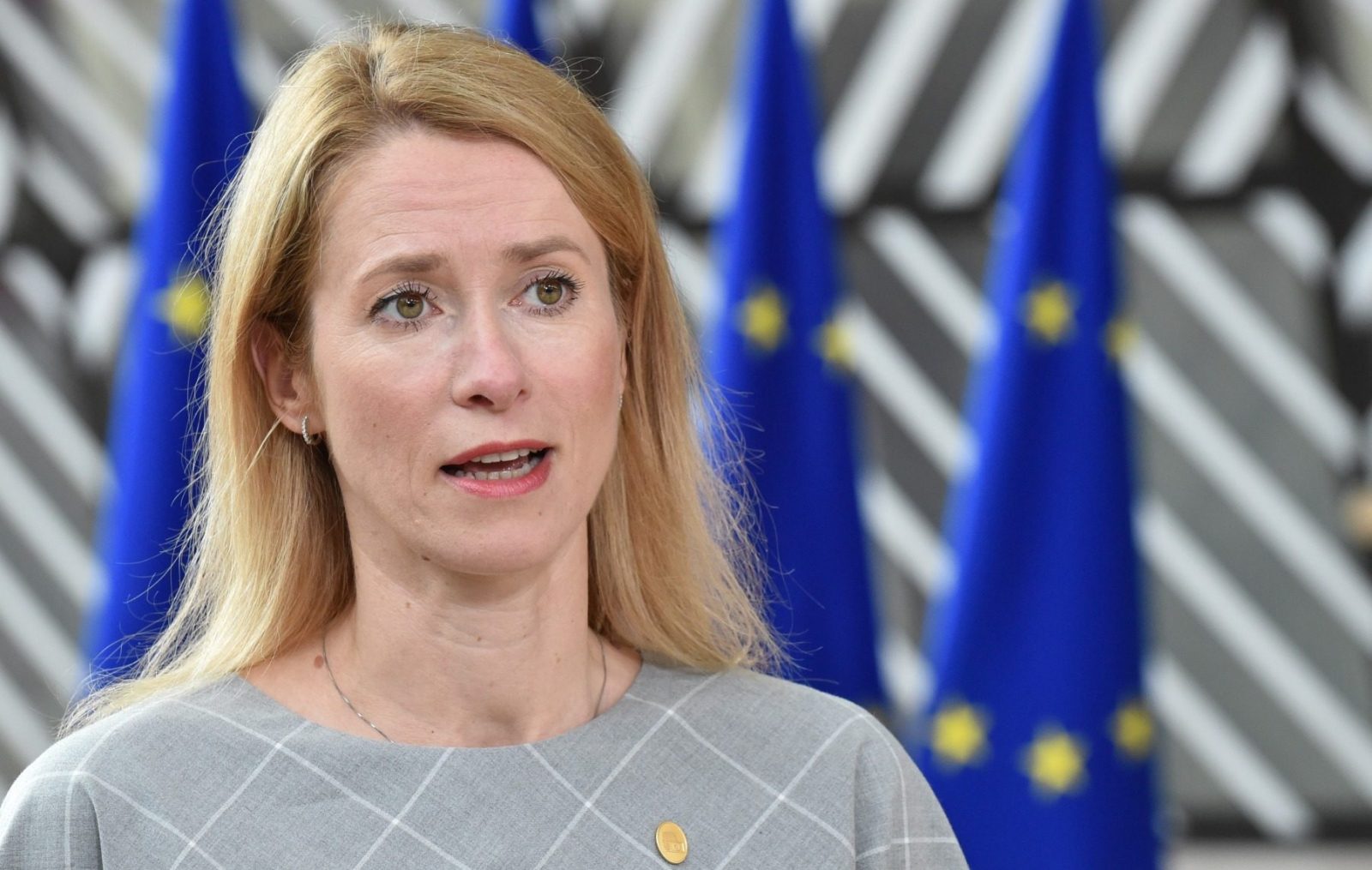 UE solicită respectarea dreptului internațional după arestarea președintelui Venezuela Uniunea Europeană și-a spus oficial nemulțumirea față de recentele evenimente din Venezuela, unde președintele Nicolas Maduro a fost arestat într-un incident care a stârnit critici acasă și în afara țării