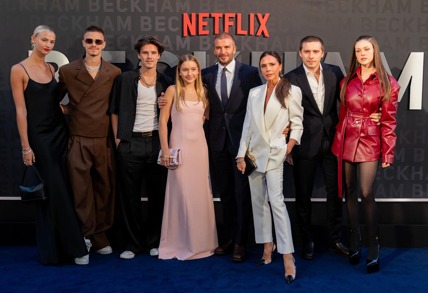 Brooklyn Beckham își afirmă poziția, punând brandul familiei deasupra relației cu părinții Tensiunile din familia Beckham ating noi culmi, după ce fiul cel mare al fostului cuplu, Brooklyn Beckham, a stârnit valuri de controverse printr-o postare sinceră pe Instagram, în care și-a exprimat în mod explicit prioritatea față de tema „brandul Beckham”