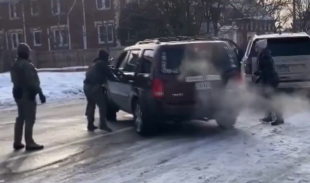 Minneapolis și Minnesota acționează în instanță împotriva politicilor controversate ale administrației Trump privind imigrația Orașul Minneapolis și statul Minnesota au depus oficial plângeri în instanță împotriva administrației Donald Trump, contestând operațiunile ample ale Serviciului Federal pentru Imigrație și Cetățenie (ICE) din ultimele săptămâni în nordul Statelor Unite