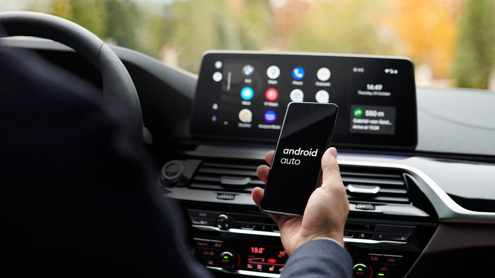 Android Auto devine mai inteligent prin scurtături personalizate pentru Asistent În lumea condusului modern, unde timpul petrecut la volan devine din ce în ce mai valoros, tehnologia trebuie să se adapteze pentru a face experiența mai fluentă și mai sigură
