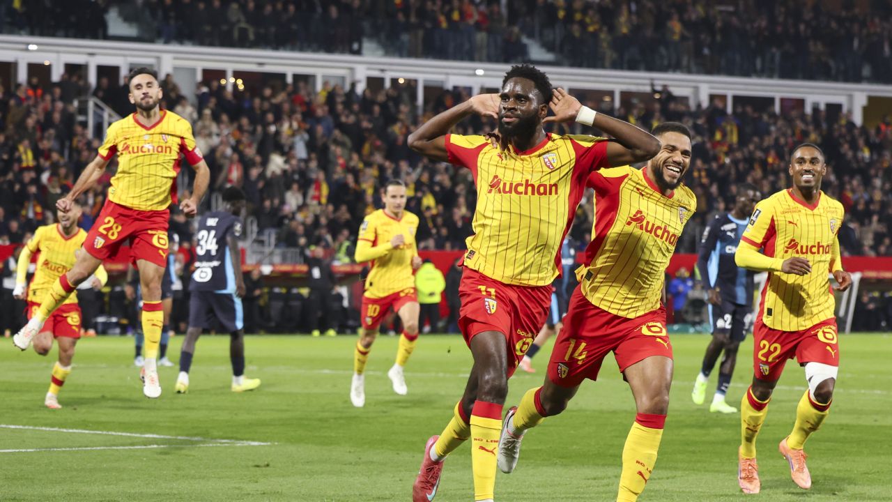 Liderul Ligue 1, Lens, joacă acum pe VOYO: GOOOOL și roșu controversat!